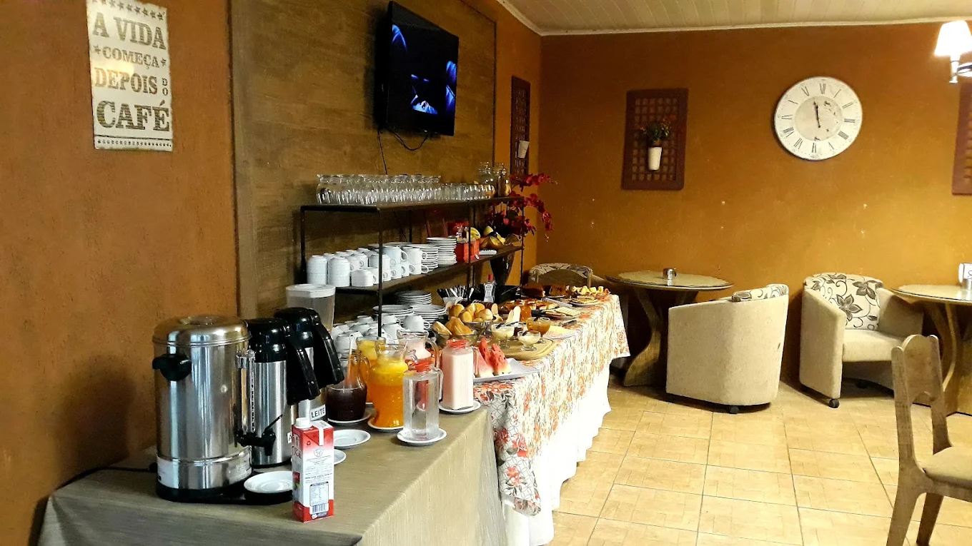 Buffet e salão de café da manhã do Hotel La Campaña