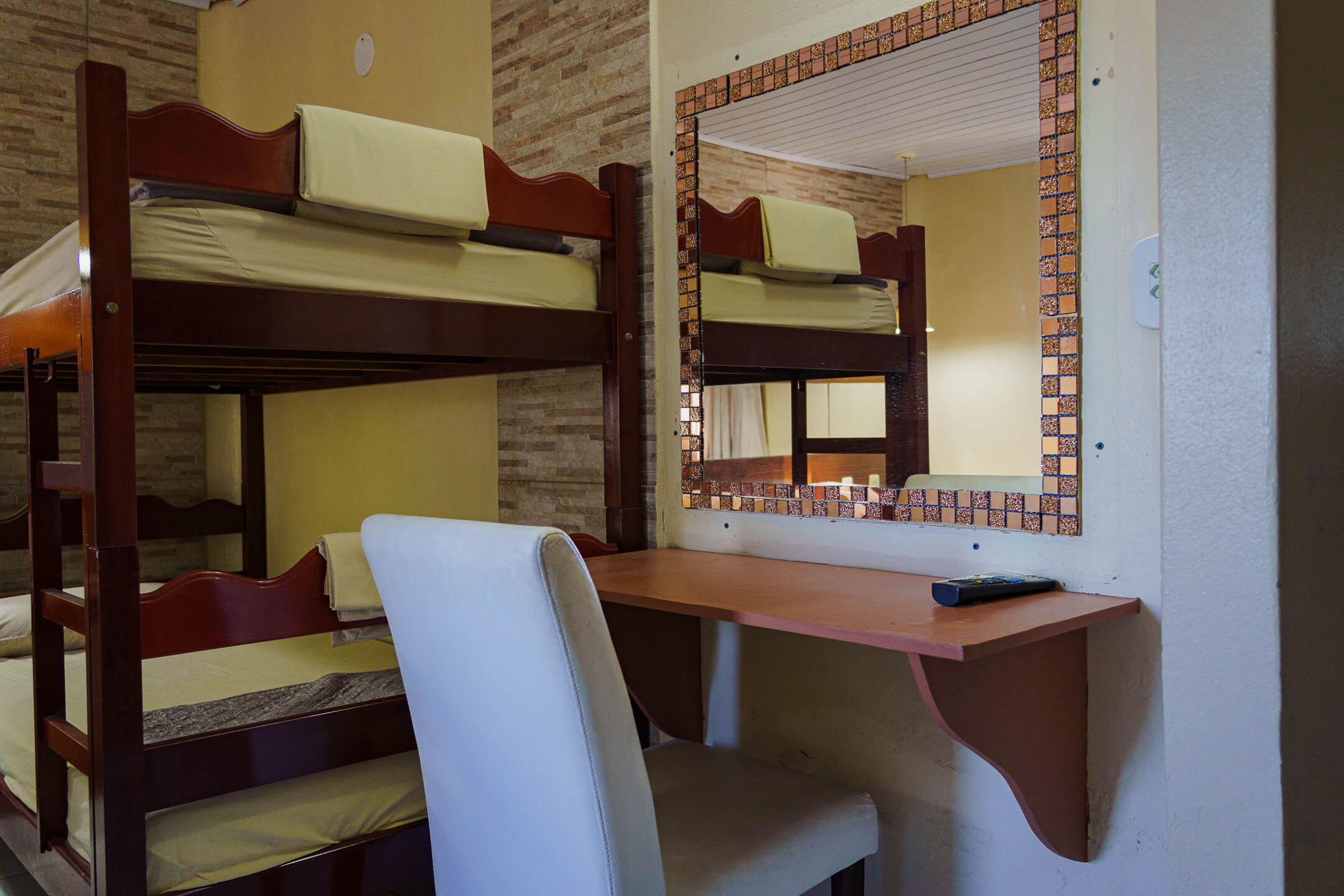 Quarto com beliche do Hotel La Campaña
